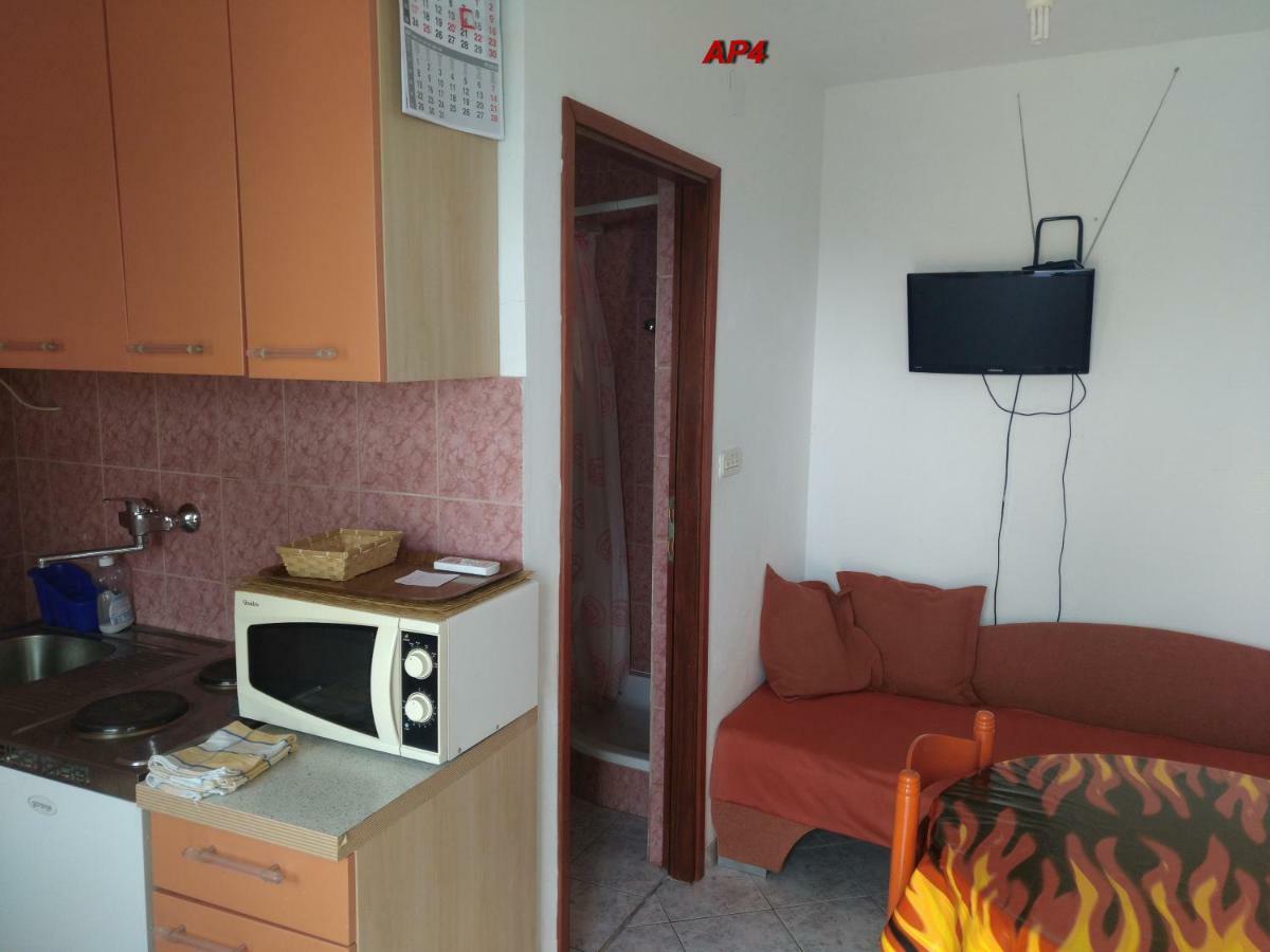 Apartments Sudic Njivice Esterno foto