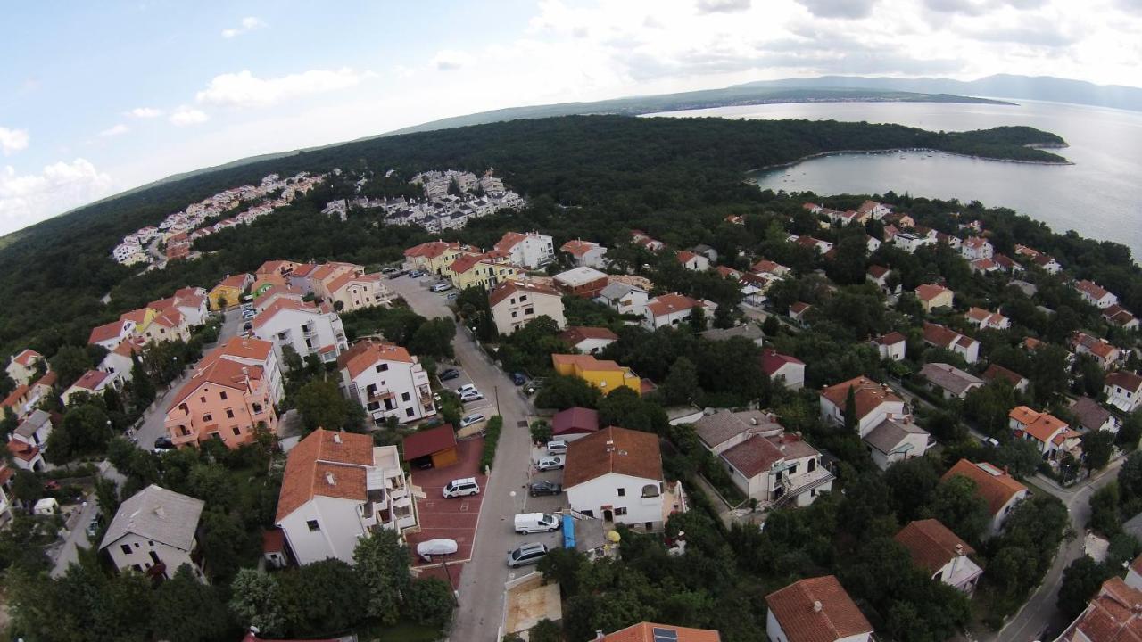 Apartments Sudic Njivice Esterno foto